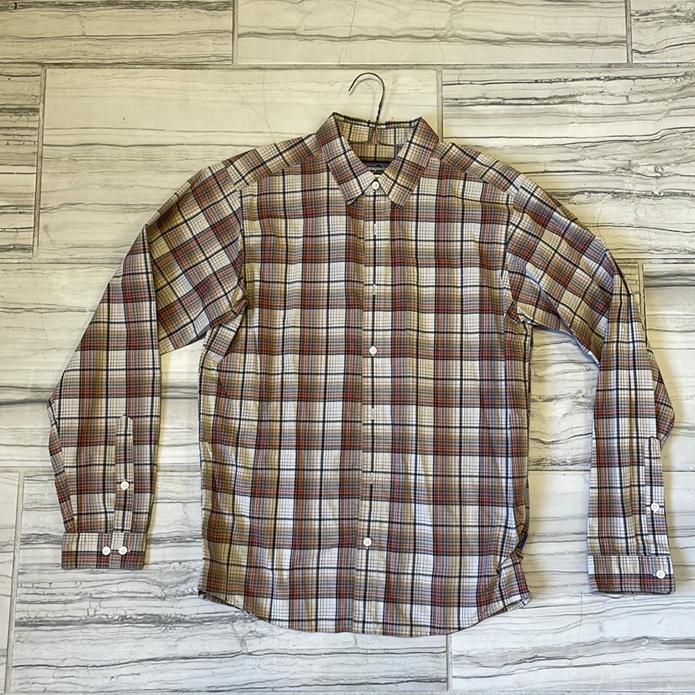 Patagonia Organic Cotton Men’s Size Medium Long Sleeve Button Down Shirt